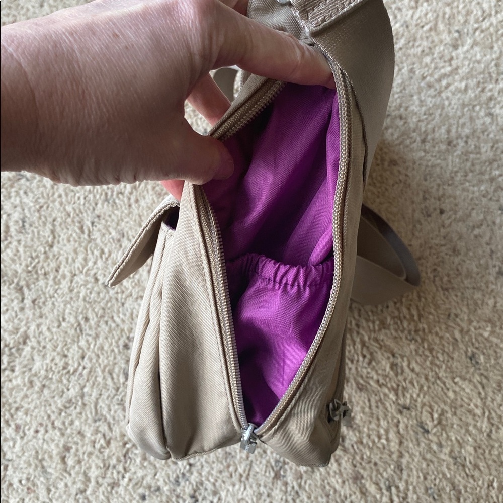 Baggallini Tan Crossbody Bag - Picture 4 of 9
